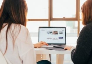 How to Retain and Engage E-Commerce Customers: Techniques for Personalization, Communication and Rewards